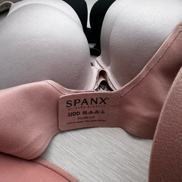 Women's Spanx pillow cup push-up bra size 32DD - Picture 2 of 6